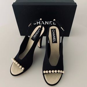 SOLD Chanel pearl high heels size39-40